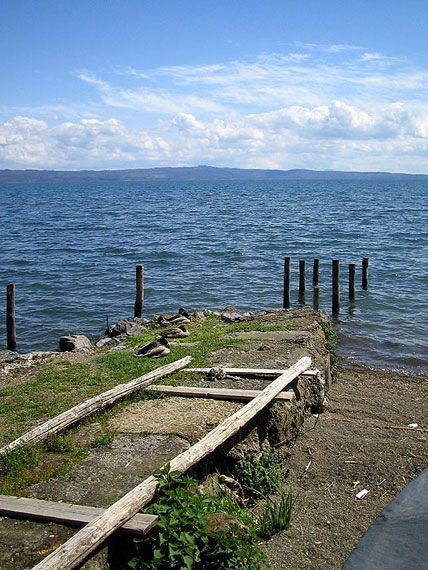 pontile su Bolsena