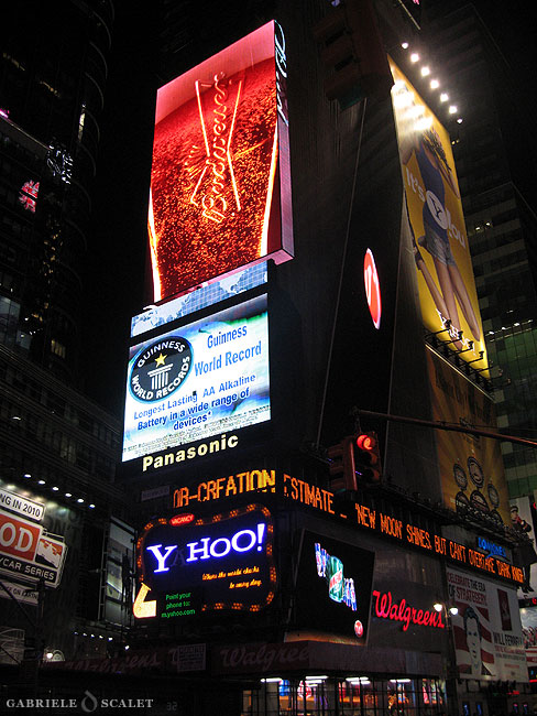 times square Yahoo